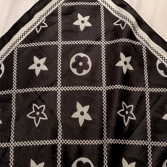 NEW Silky Scarf White on Black - Picture 2 of 3